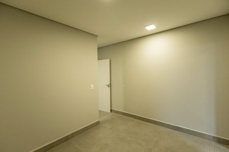 Casa à venda com 520m², 5 quartos e 4 vagas Casa à venda com 520m², 5 quartos e 4 vagasQuarto Suíte 4