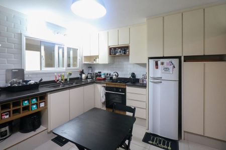 Apartamento à venda com 124m², 3 quartos e 2 vagas Apartamento à venda com 124m², 3 quartos e 2 vagasCozinha