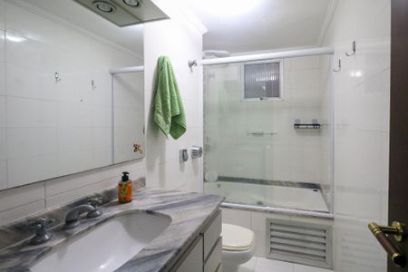 Apartamento à venda com 124m², 3 quartos e 2 vagas Apartamento à venda com 124m², 3 quartos e 2 vagasBanheiro da Suíte 1