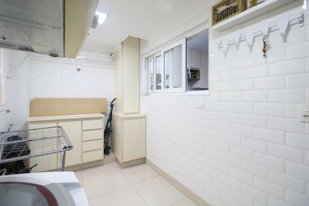 Apartamento à venda com 124m², 3 quartos e 2 vagas Apartamento à venda com 124m², 3 quartos e 2 vagasÁrea de Serviço