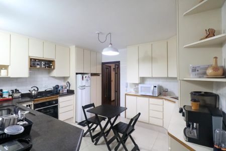 Apartamento à venda com 124m², 3 quartos e 2 vagas Apartamento à venda com 124m², 3 quartos e 2 vagasCozinha