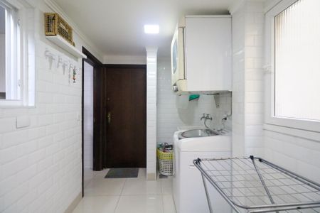 Apartamento à venda com 124m², 3 quartos e 2 vagas Apartamento à venda com 124m², 3 quartos e 2 vagasÁrea de Serviço
