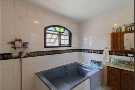 Casa à venda com 170m², 3 quartos e 2 vagas