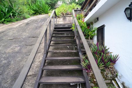 Casa à venda com 302m², 3 quartos e 1 vagaEscada