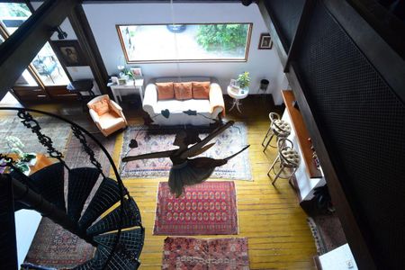 Casa à venda com 302m², 3 quartos e 1 vagaEscada