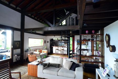 Casa à venda com 302m², 3 quartos e 1 vagaSala