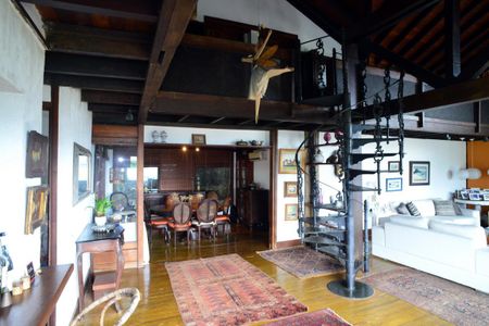 Casa à venda com 302m², 3 quartos e 1 vagaSala