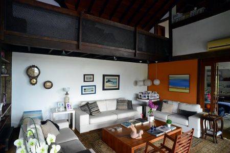 Casa à venda com 302m², 3 quartos e 1 vagaSala