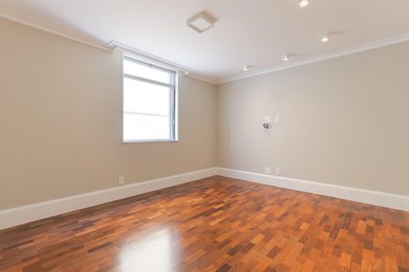 Apartamento à venda com 222m², 4 quartos e 3 vagas