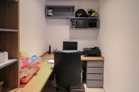 Apartamento à venda com 74m², 2 quartos e 1 vagaEscritório