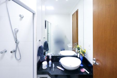 Apartamento à venda com 74m², 2 quartos e 1 vagaBanheiro da Suíte