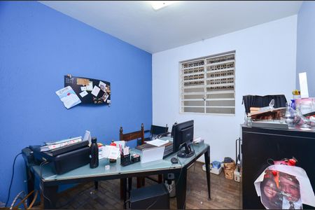 Casa à venda com 360m², 5 quartos e 4 vagas Casa à venda com 360m², 5 quartos e 4 vagasQuarto de Serviço