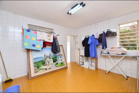 Casa à venda com 360m², 5 quartos e 4 vagas Casa à venda com 360m², 5 quartos e 4 vagasÁrea de Serviço