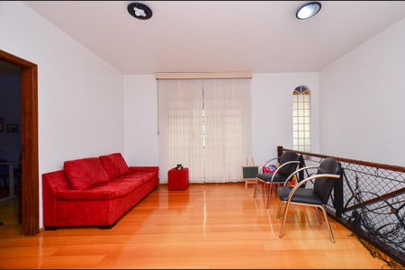Casa à venda com 360m², 5 quartos e 4 vagas Casa à venda com 360m², 5 quartos e 4 vagasSala do 2º piso