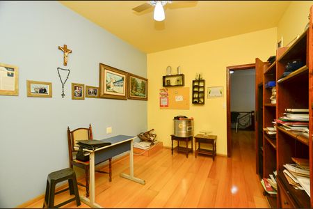 Casa à venda com 360m², 5 quartos e 4 vagas Casa à venda com 360m², 5 quartos e 4 vagasQuarto 3