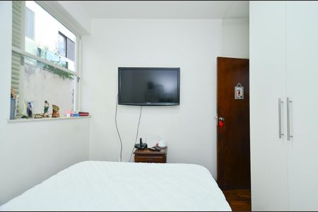 Casa à venda com 360m², 5 quartos e 4 vagas Casa à venda com 360m², 5 quartos e 4 vagasQuarto 1