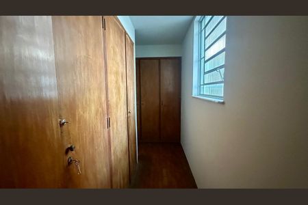 Casa à venda com 321m², 4 quartos e 4 vagas Casa à venda com 321m², 4 quartos e 4 vagasCloset da Suíte