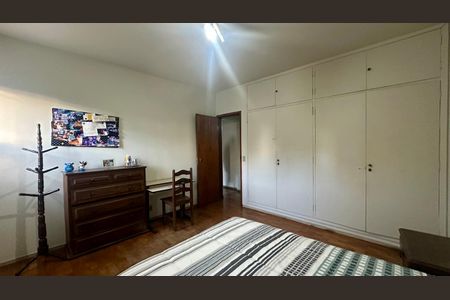 Casa à venda com 321m², 4 quartos e 4 vagas Casa à venda com 321m², 4 quartos e 4 vagasQuarto 3