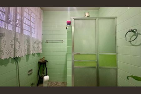 Casa à venda com 321m², 4 quartos e 4 vagas Casa à venda com 321m², 4 quartos e 4 vagasBanheiro