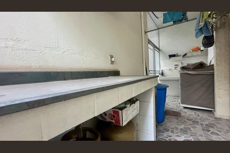 Casa à venda com 321m², 4 quartos e 4 vagas Casa à venda com 321m², 4 quartos e 4 vagasÁrea de Serviço