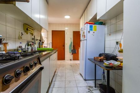 Apartamento à venda com 135m², 4 quartos e 2 vagas Apartamento à venda com 135m², 4 quartos e 2 vagasCozinha