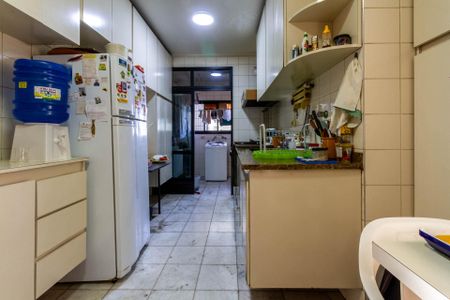 Apartamento à venda com 135m², 4 quartos e 2 vagas Apartamento à venda com 135m², 4 quartos e 2 vagasCozinha