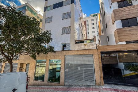 Apartamento à venda com 178m², 3 quartos e 2 vagas Apartamento à venda com 178m², 3 quartos e 2 vagasFachada
