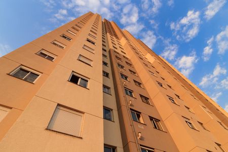 Apartamento à venda com 43m², 2 quartos e 1 vaga Apartamento à venda com 43m², 2 quartos e 1 vagaFachada