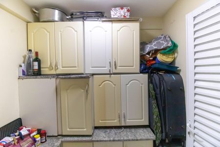Apartamento à venda com 99m², 3 quartos e 2 vagas Apartamento à venda com 99m², 3 quartos e 2 vagasQuarto de Serviço