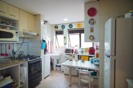 Apartamento à venda com 90m², 2 quartos e 2 vagasCozinha