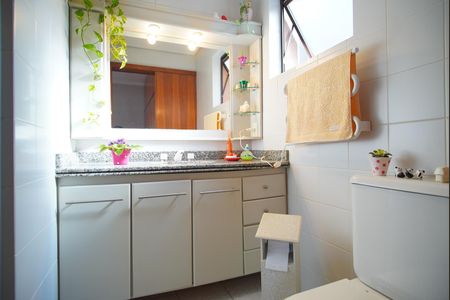 Apartamento à venda com 90m², 2 quartos e 2 vagasBanheiro da Suíte