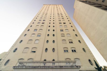 Apartamento à venda com 42m², 1 quarto e 1 vaga Apartamento à venda com 42m², 1 quarto e 1 vagaFachada