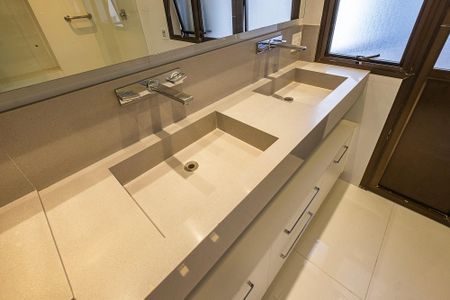 Apartamento à venda com 290m², 3 quartos e 5 vagas Apartamento à venda com 290m², 3 quartos e 5 vagasSuíte 1 - Banheiro