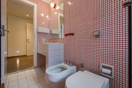 Apartamento à venda com 290m², 3 quartos e 5 vagas Apartamento à venda com 290m², 3 quartos e 5 vagasBanheiro