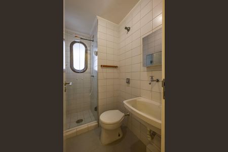 Apartamento à venda com 290m², 3 quartos e 5 vagas Apartamento à venda com 290m², 3 quartos e 5 vagas Banheiro de Serviço