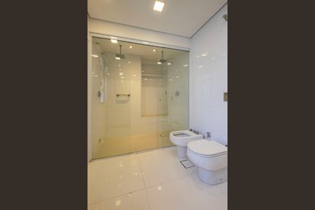 Apartamento à venda com 290m², 3 quartos e 5 vagas Apartamento à venda com 290m², 3 quartos e 5 vagasSuíte 1 - Banheiro