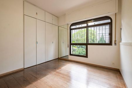 Apartamento à venda com 290m², 3 quartos e 5 vagas Apartamento à venda com 290m², 3 quartos e 5 vagasQuarto 1