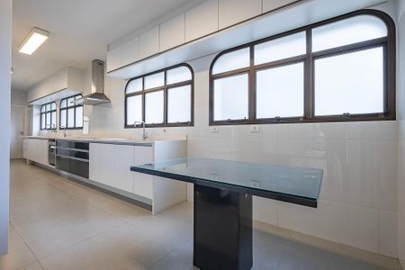 Apartamento à venda com 290m², 3 quartos e 5 vagas Apartamento à venda com 290m², 3 quartos e 5 vagasCozinha