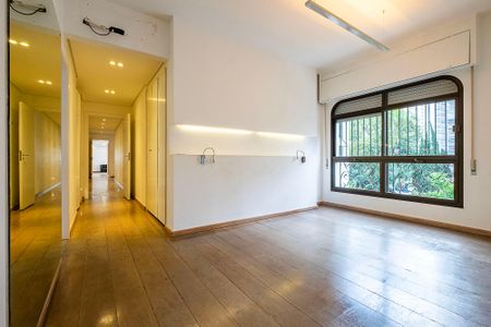 Apartamento à venda com 290m², 3 quartos e 5 vagas Apartamento à venda com 290m², 3 quartos e 5 vagasSuíte 1