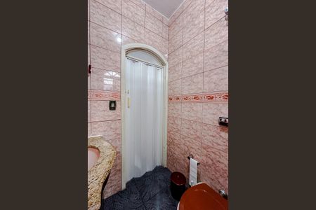 Casa à venda com 225m², 3 quartos e 4 vagasBanheiro (Casa 2)