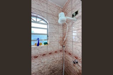 Casa à venda com 225m², 3 quartos e 4 vagasBanheiro (Casa 2)