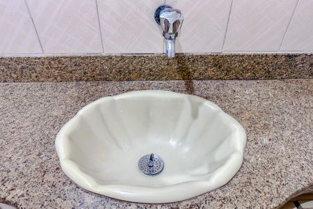 Casa à venda com 225m², 3 quartos e 4 vagasBanheiro