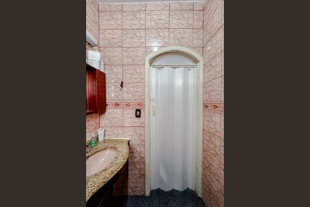 Casa à venda com 225m², 3 quartos e 4 vagasBanheiro (Casa 2)