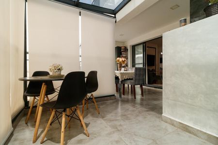 Apartamento à venda com 97m², 2 quartos e 1 vaga Apartamento à venda com 97m², 2 quartos e 1 vagaVaranda da Sala