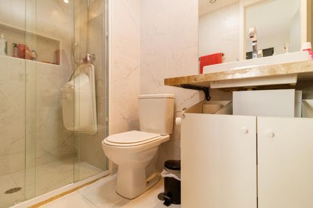 Apartamento à venda com 97m², 2 quartos e 1 vaga Apartamento à venda com 97m², 2 quartos e 1 vagaBanheiro da Suíte 2