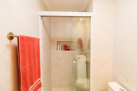 Apartamento à venda com 97m², 2 quartos e 1 vaga Apartamento à venda com 97m², 2 quartos e 1 vagaBanheiro da Suíte 2