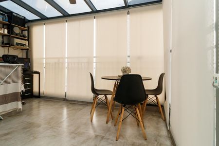 Apartamento à venda com 97m², 2 quartos e 1 vaga Apartamento à venda com 97m², 2 quartos e 1 vagaVaranda da Sala