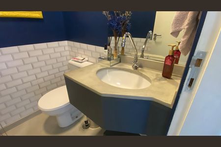 Apartamento à venda com 174m², 3 quartos e 3 vagas Apartamento à venda com 174m², 3 quartos e 3 vagasBanheiro Social