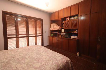 Casa à venda com 196m², 3 quartos e 2 vagasQuarto 1