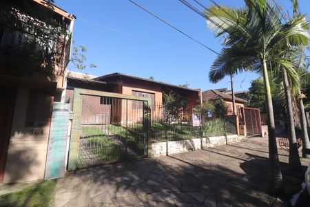 Casa à venda com 196m², 3 quartos e 2 vagasFachada